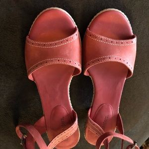 Ankle strapped heels!!